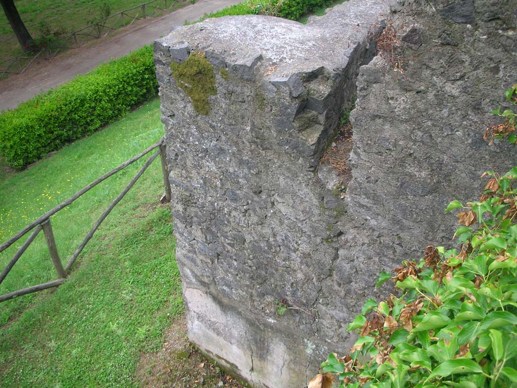 Tower VI, Pompeii. May 2010. Lower north wall at east end. Photo courtesy of Ivo van der Graaff.