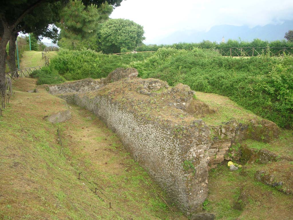 Tower IX, Pompeii. May 2010. Looking east across site. Photo courtesy of Ivo van der Graaff.