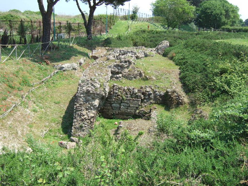 T9 Pompeii. Tower IX. May 2006. Looking east.