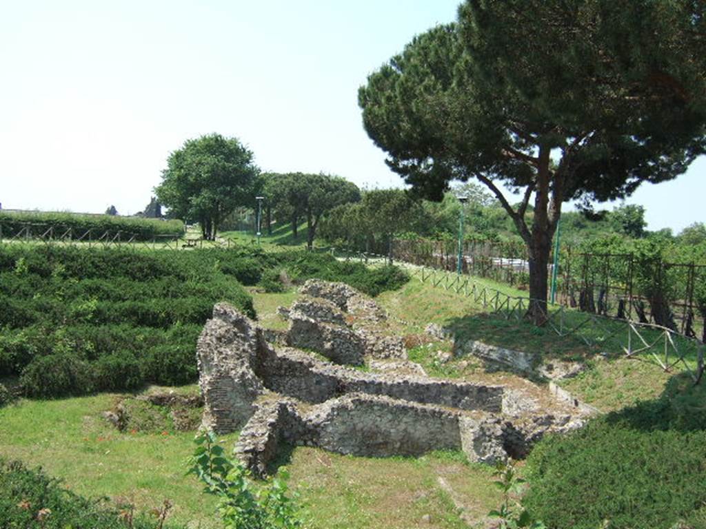 T9 Pompeii. Tower IX. May 2006. Looking west.