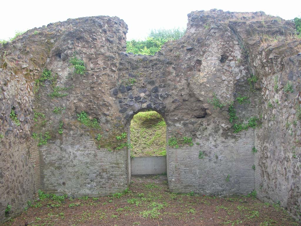 Tower IX, Pompeii. May 2010. South wall of Tower with doorway. Photo courtesy of Ivo van der Graaff.

