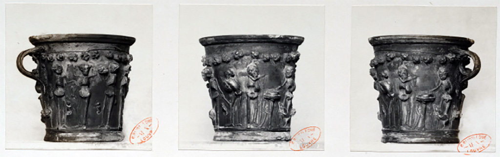 Villa della Pisanella, Boscoreale. Boscoreale silver. 3 views of a goblet with one handle, decorated with skeletons and topped with garlands of roses.
3 vues dun gobelet  une anse, dcor de squelettes et surmont de guirlandes de roses.
Voir/see Gervais-Courtellemont, Jules, 1895. Trsor de Boscoreale : Album de 17 planches. L'Institut national d'histoire de l'art (INHA), Pl. 11.
Document plac sous  Licence Ouverte / Open Licence  Etalab 

