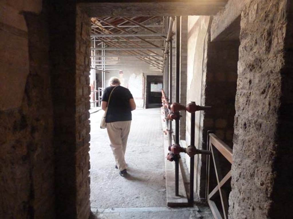 Oplontis, September 2015. Looking east from corridor 9, into room 4.