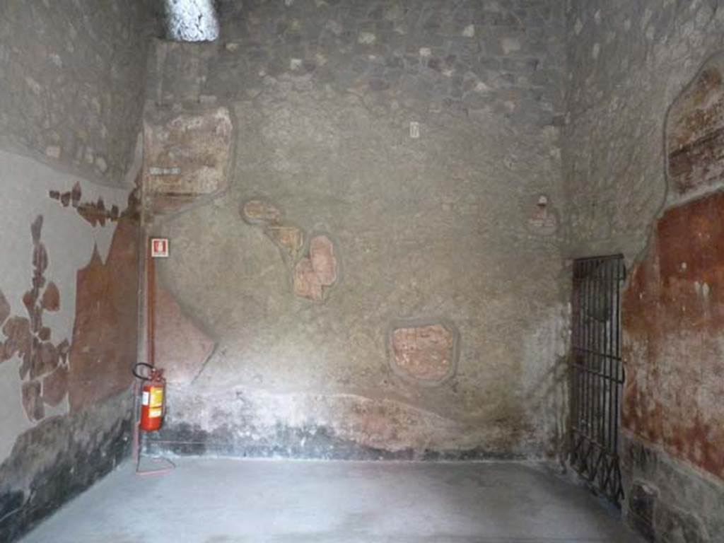 Oplontis, September 2015. Room 17, looking towards south wall. 