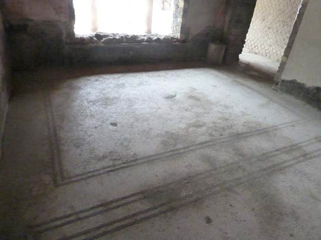 Oplontis, September 2015. Room 17, looking north across mosaic floor towards window to west portico 33. 