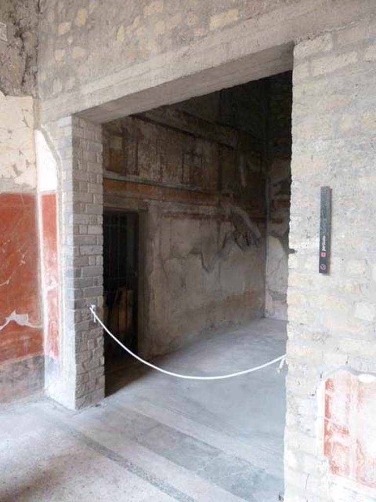 Oplontis, September 2015. Portico 24, north-west corner with doorway to room 25.