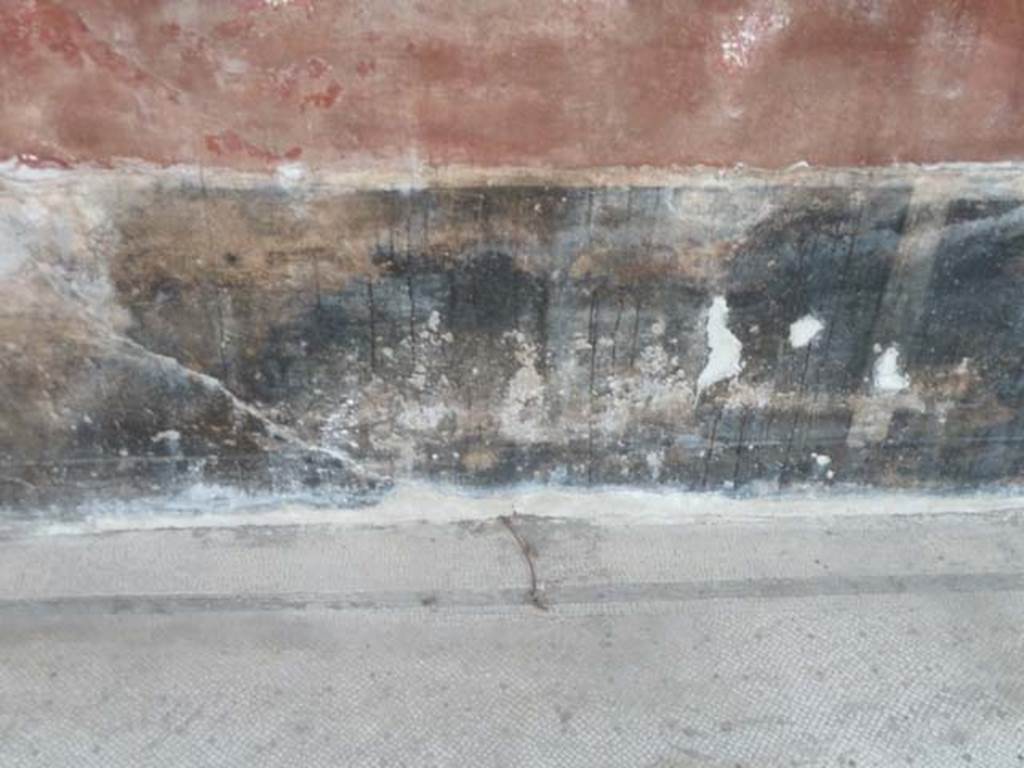 Oplontis, September 2015. East Portico 34, black zoccolo.