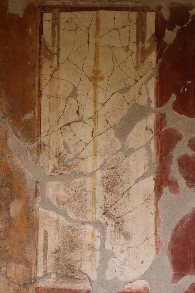 Oplontis Villa of Poppea, October 2020. 
East Portico 34, white painted panel with golden candelabra.Photo courtesy of Klaus Heese. 
