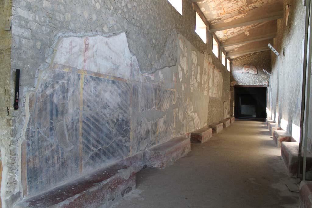 Oplontis Villa of Poppea, March 2014. Corridor 46, looking west along south wall.
Foto Annette Haug, ERC Grant 681269 DÉCOR.
