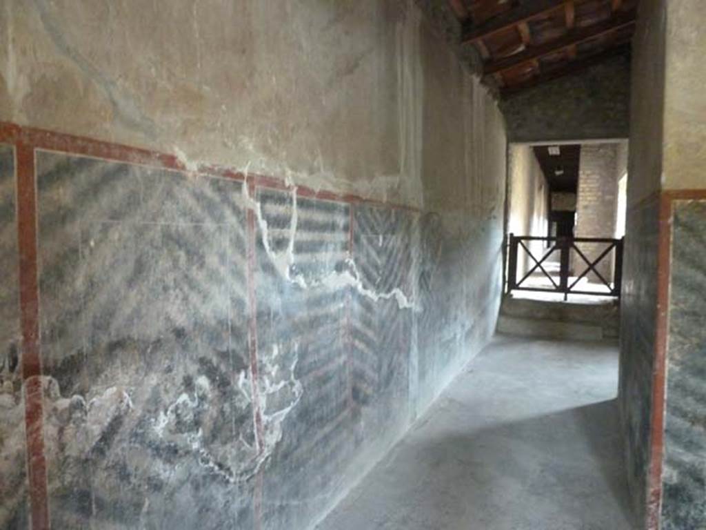 Oplontis, September 2015. Corridor 63, looking west to steps leading into corridor 62.