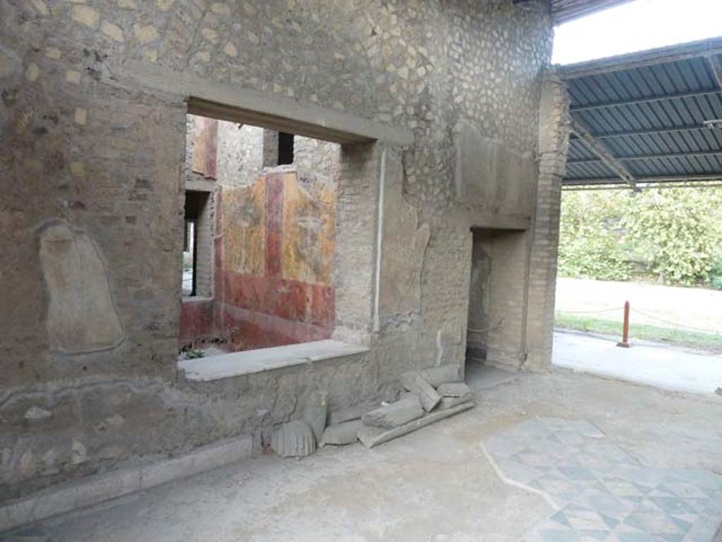 Oplontis, September 2015. Room 69, north wall with window to room 70 and doorway to room 72.