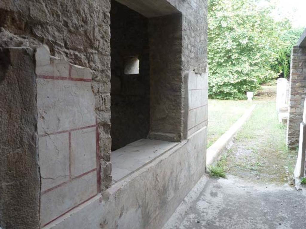 Oplontis, September 2015. Room 85, north wall of corridor with painted garden decoration