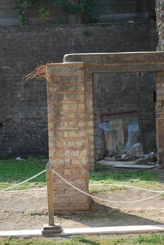 Oplontis Villa of Poppea, September 2009. Looking south into areas 85, 86 and 91.
Photo courtesy of Drew Baker - from the King's College London, Villa of Oplontis Archive.
