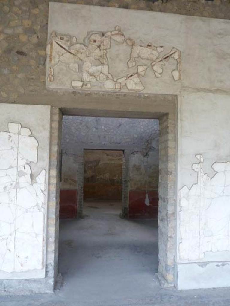 Oplontis, September 2015. Room  90, doorway from Portico 60, looking west.