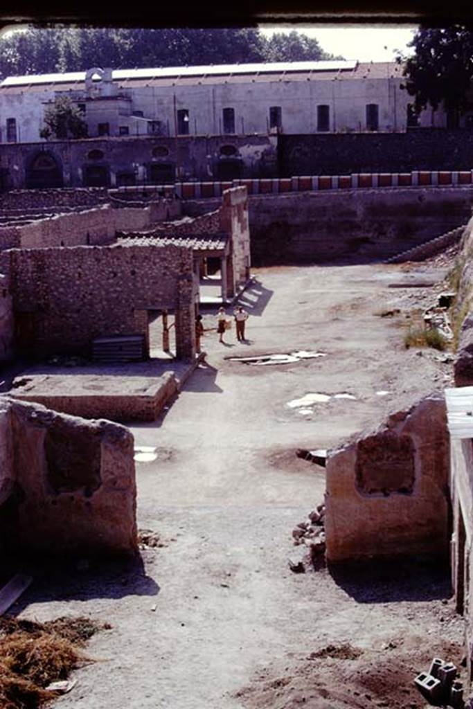 Oplontis, 1975. Looking west across north garden, from room 69. Photo by Stanley A. Jashemski.   
Source: The Wilhelmina and Stanley A. Jashemski archive in the University of Maryland Library, Special Collections (See collection page) and made available under the Creative Commons Attribution-Non Commercial License v.4. See Licence and use details. J75f0531
