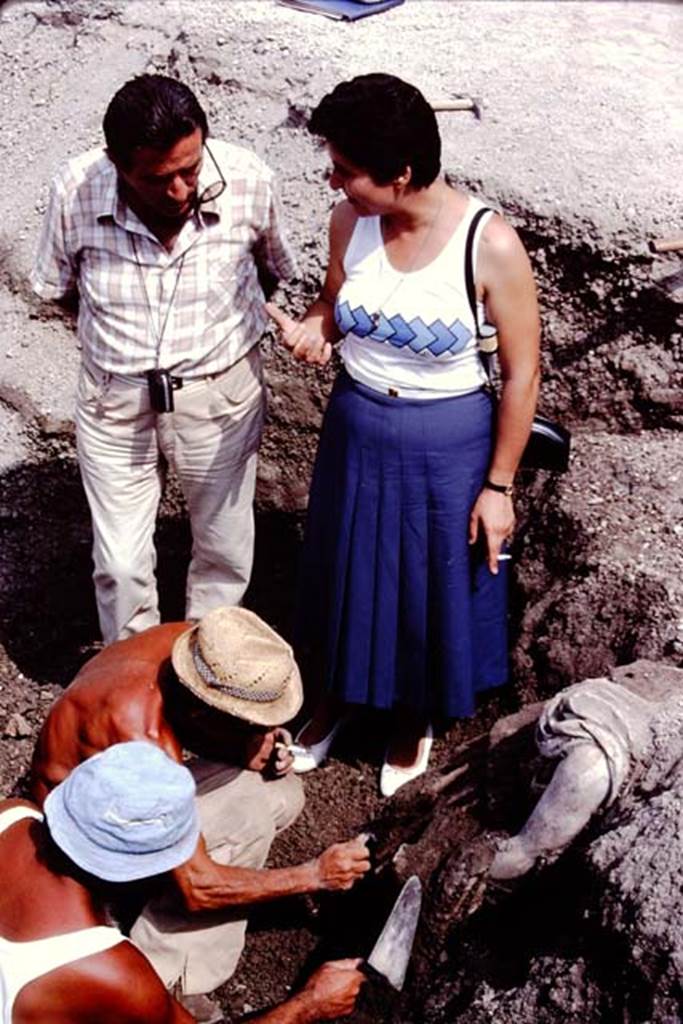 Oplontis Villa of Poppea, July 1983. Discussions in the lapilli. 
Source: The Wilhelmina and Stanley A. Jashemski archive in the University of Maryland Library, Special Collections (See collection page) and made available under the Creative Commons Attribution-Non Commercial License v.4. See Licence and use details. Oplo0245
