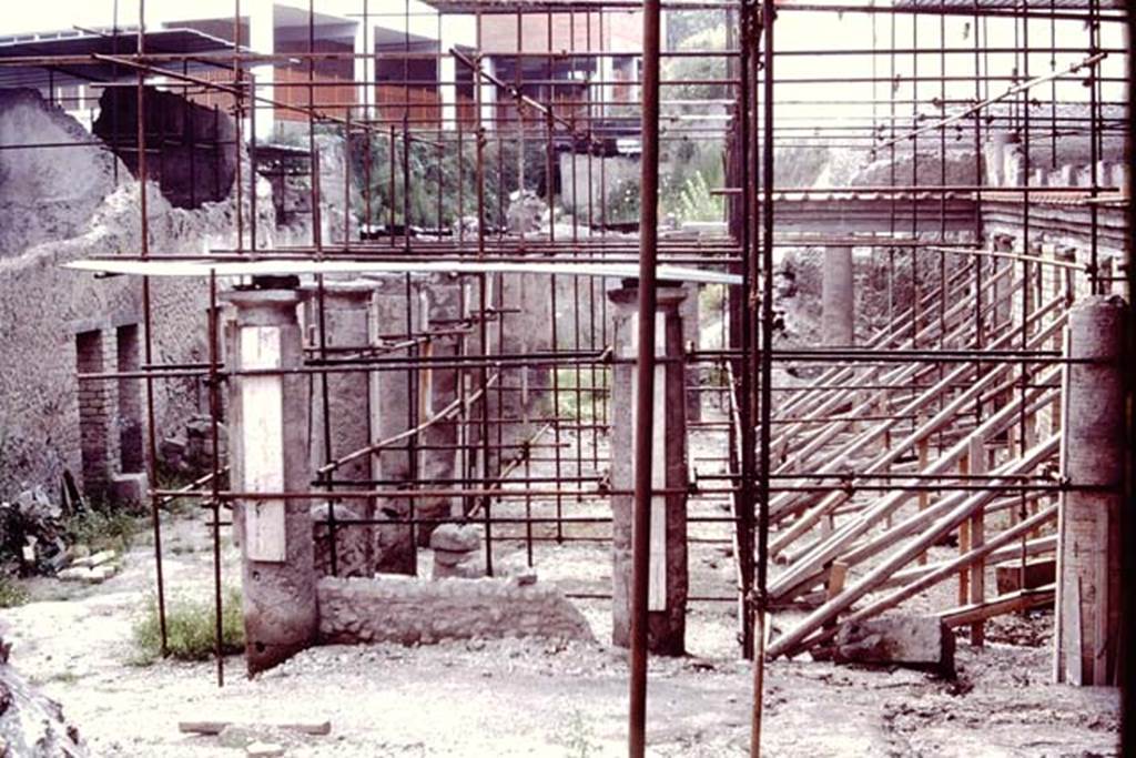 Oplontis, Villa of Lucius Crassius Tertius. 1984? Looking west from area 36 across courtyard 27. The doorways to rooms 13 and 12 are in area 20 on the left.
Source: The Wilhelmina and Stanley A. Jashemski archive in the University of Maryland Library, Special Collections (See collection page) and made available under the Creative Commons Attribution-Non Commercial License v.4. See Licence and use details.
Oplo0193
