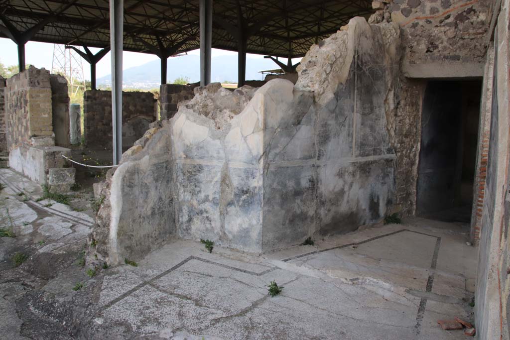 Stabiae, Secondo Complesso, September 2021. 
Room 16, looking towards east wall of small room or corridor leading to room 15. Photo courtesy of Klaus Heese.
