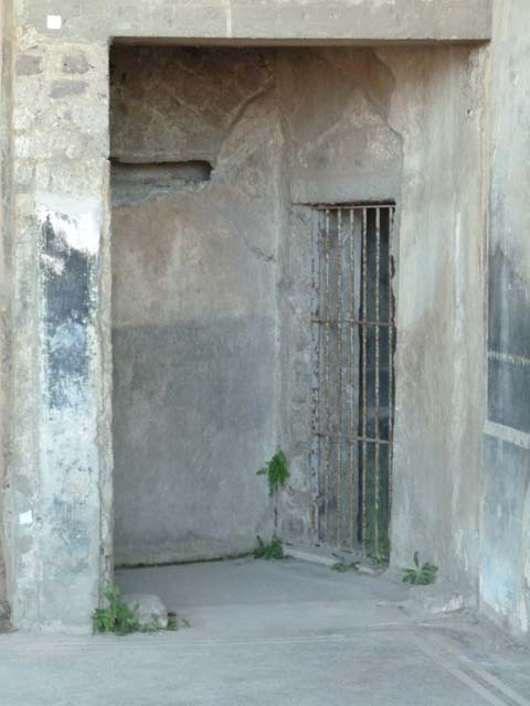 Stabiae, Secondo Complesso (Villa B), September 2015. Room 14, doorway to room 19, in west wall.