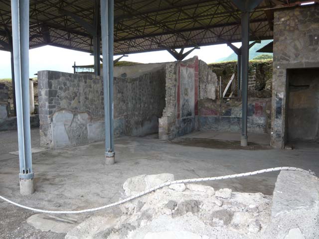 Stabiae, Secondo Complesso, June 2019. Room 20, east wall with painted decoration. Photo courtesy of Buzz Ferebee.