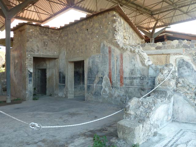 Stabiae, Secondo Complesso (Villa B), September 2015. Room 14, looking through window on east side, with doorway to room 13, on left, and corridor to room at rear of room 20.