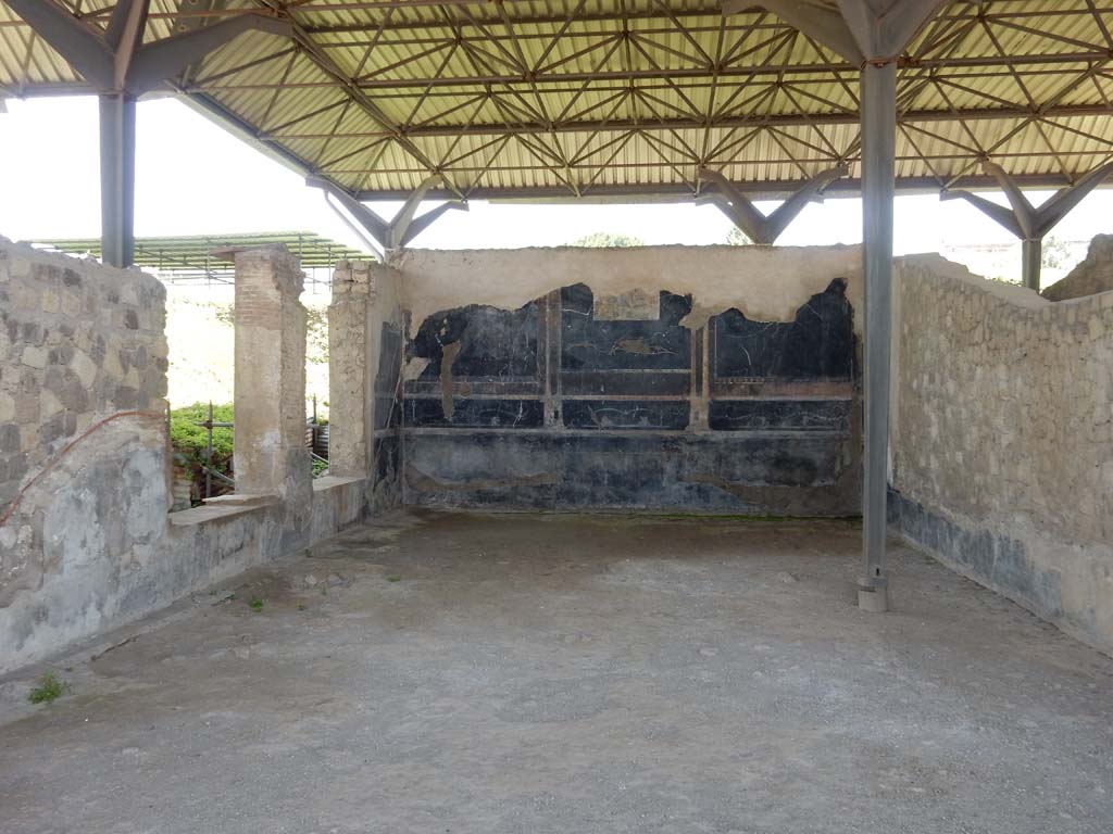 Stabiae, Secondo Complesso (Villa B), September 2015. Room 13, looking south across room.

 
