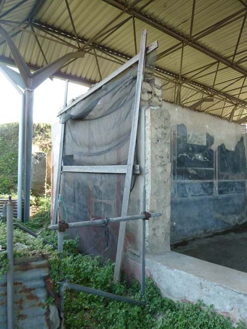 Stabiae, Secondo Complesso (Villa B), September 2015. Room 1, west portico, with painted panel.