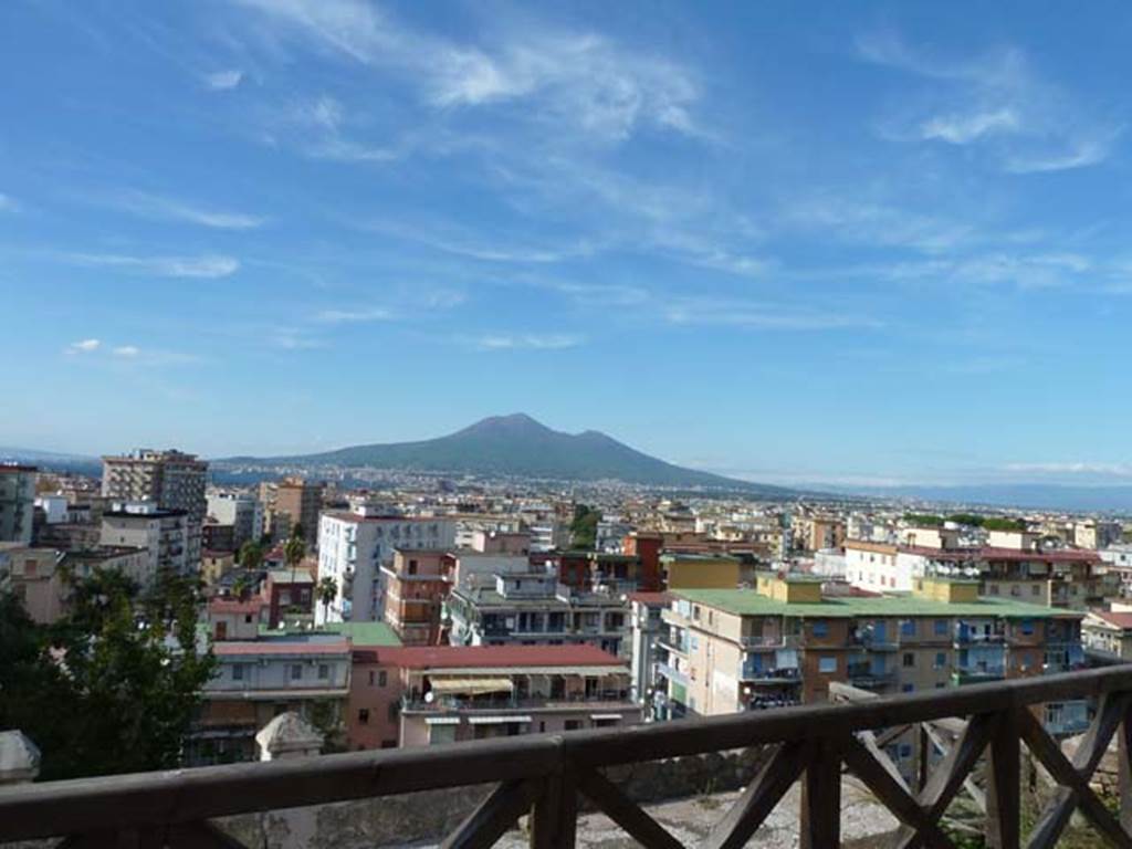 Stabiae, Villa Arianna, September 2015. Looking north across Castellammare towards Vesuvius.