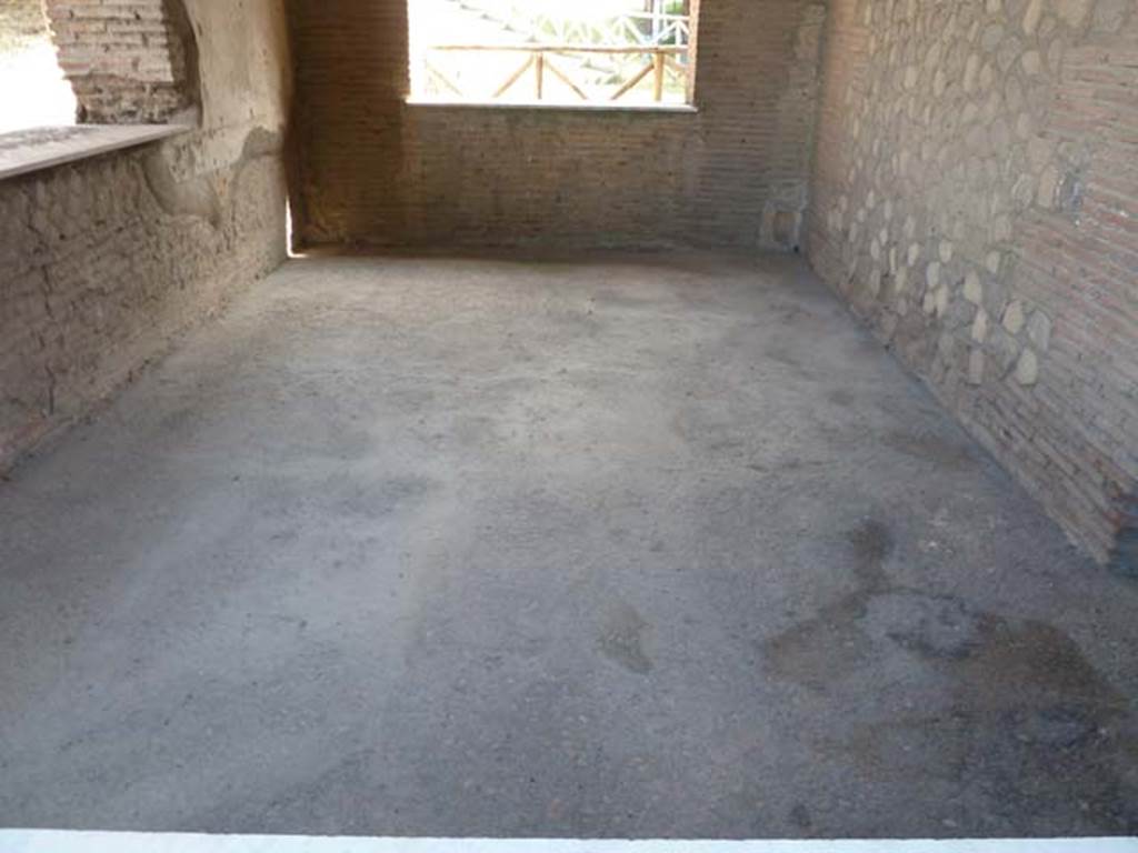 Stabiae, Villa Arianna, September 2015. Room E, looking south across floor.