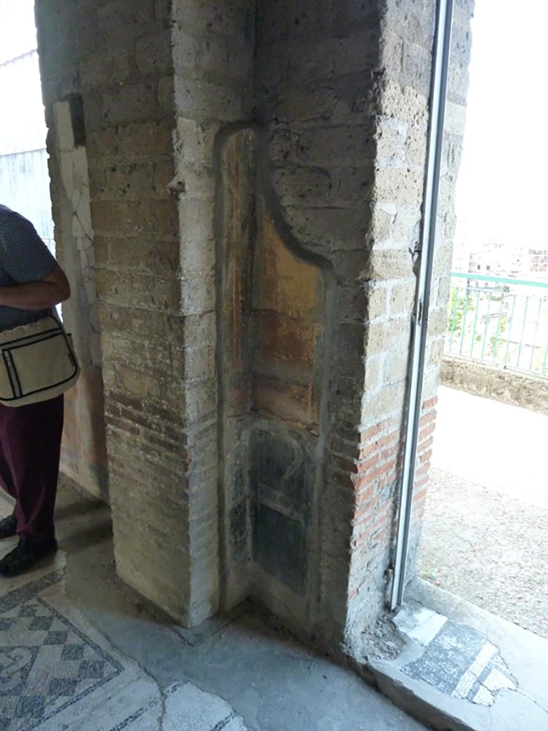 Stabiae, Villa Arianna, September 2015. 
Room 11, remaining stucco in north-west corner dividing doorways between rooms 11 and 12.
