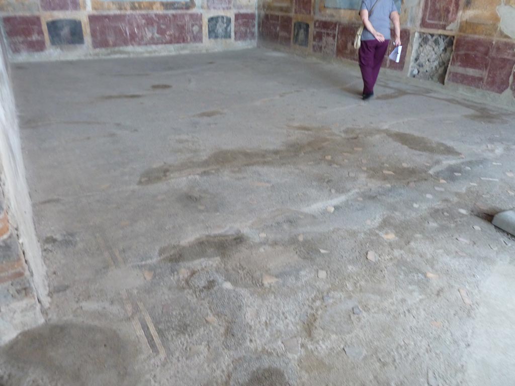 Stabiae, Villa Arianna, September 2015. Room 3, floor from north-east corner, of anteroom.