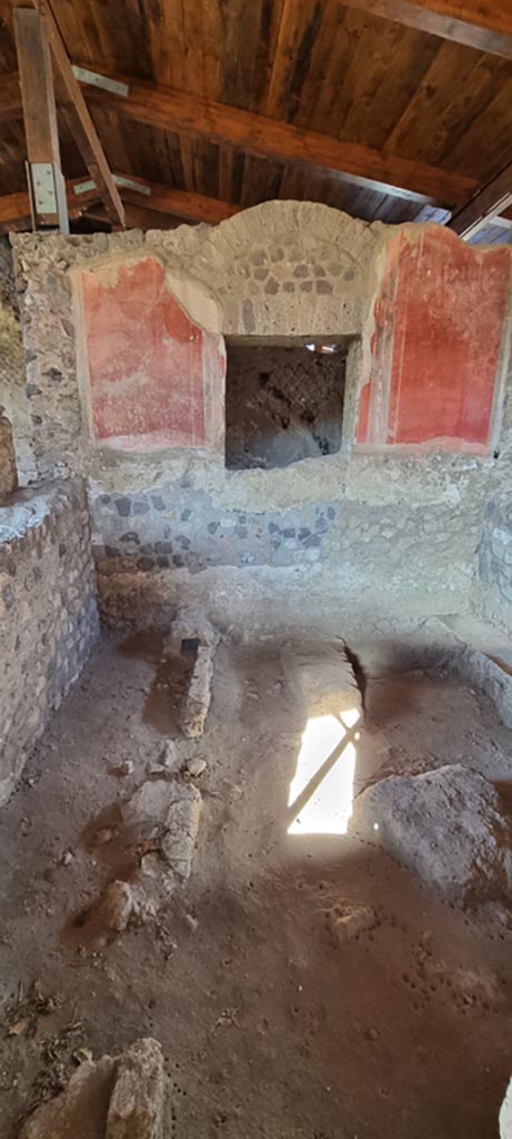 Stabiae, Villa Arianna, September 2015. Doorway to room 31, tepidarium.