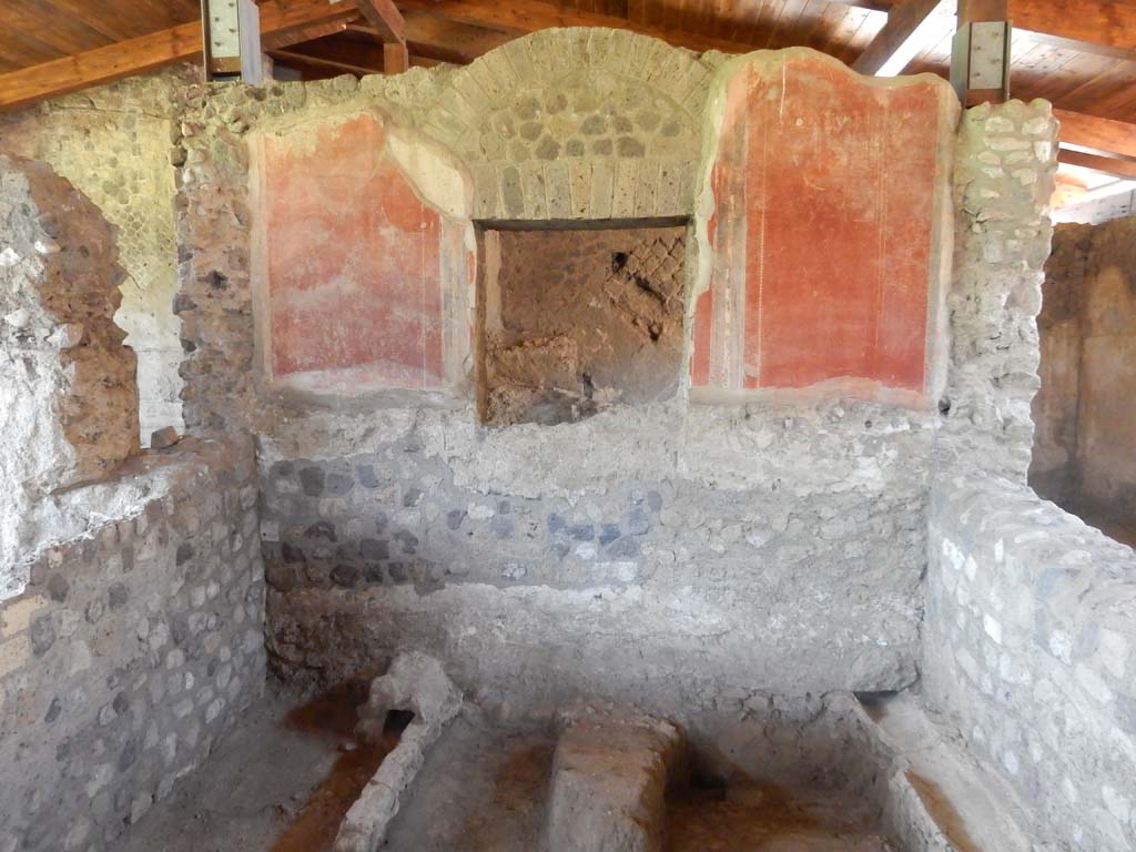 Stabiae, Villa Arianna, December 2023.
Room 31, looking across flooring towards north wall and window into room 29. 
Photo courtesy of Miriam Colomer.
