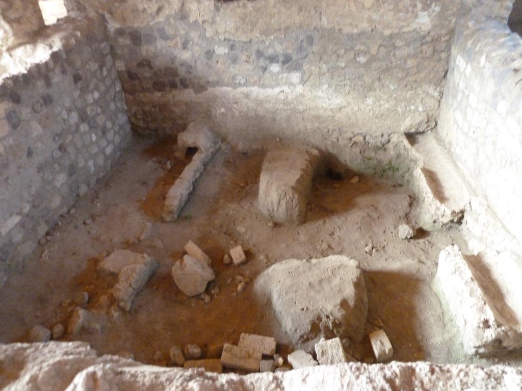 Stabiae, Villa Arianna, June 2019. Room 31, looking north at floor in room 31.
Photo courtesy of Buzz Ferebee.
