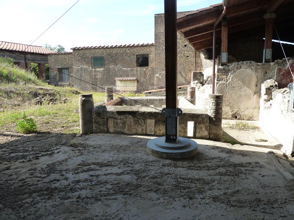 Stabiae, Villa Arianna, September 2015. Looking north to light-yard above ramp 76.