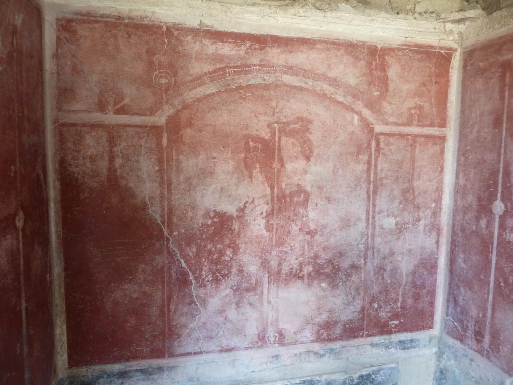 Stabiae, Villa Arianna, September 2015. W. 22, alcove in north-west corner of portico of peristyle. Looking towards west wall.