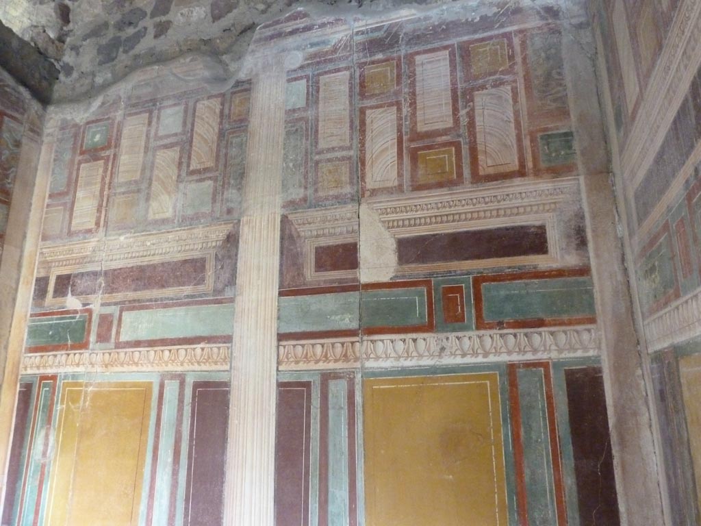 Villa Arianna, April 2005. Room 45, painted decoration from upper walls in north-east corner. Photo courtesy of Michael Binns.
