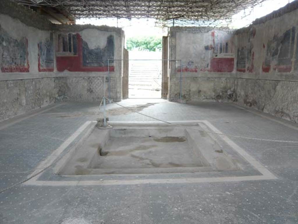 Stabiae, Villa Arianna, September 2015. Room 24, south wall in south-west corner.