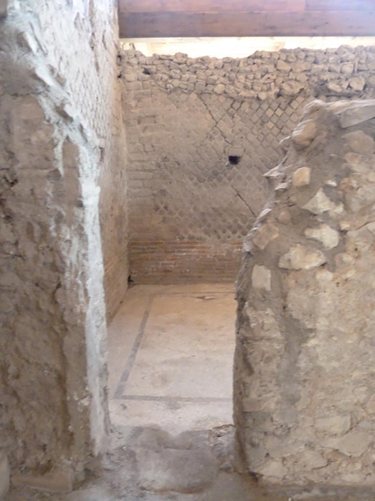 Stabiae, Villa Arianna, September 2015. Room 23, looking north across mosaic floor of cubiculum. 