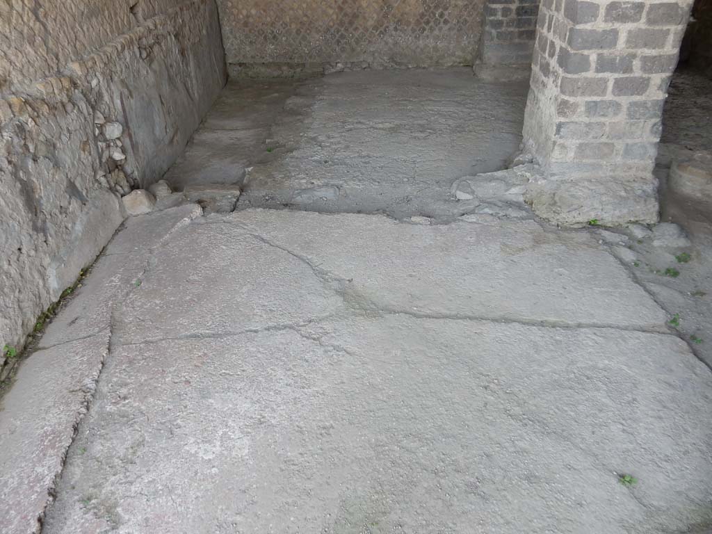 Stabiae, Villa Arianna, June 2019. Room 32, flooring. Photo courtesy of Buzz Ferebee.