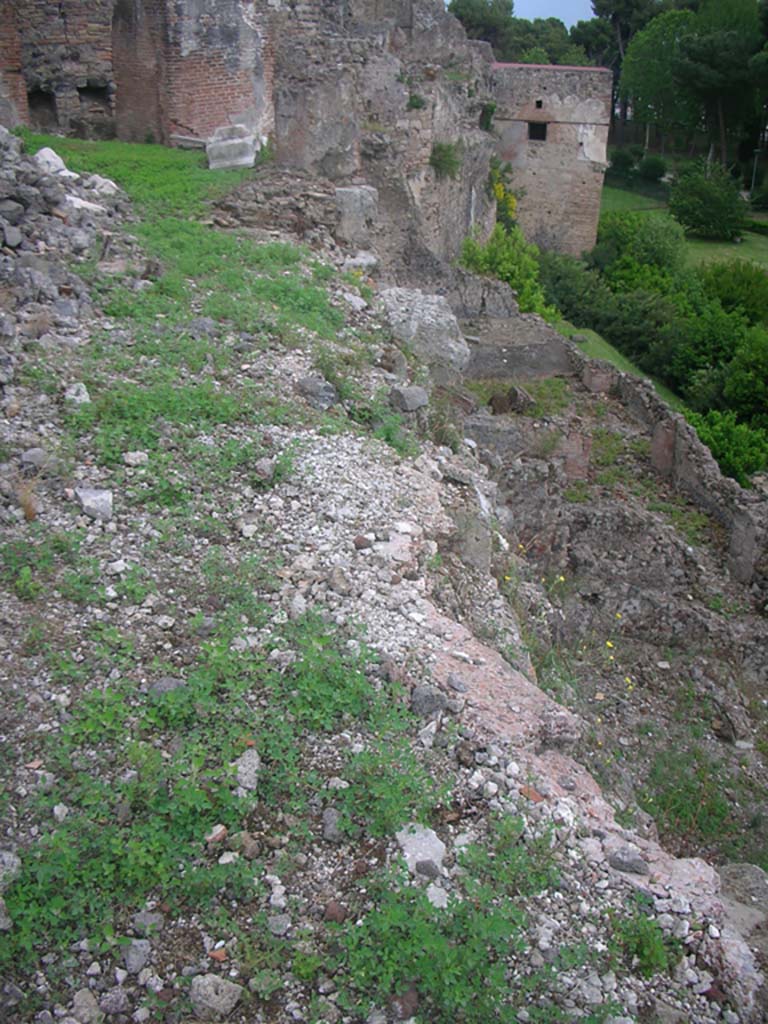 VIII.2.A Pompeii. May 2010. Looking east along lower level 1 towards VIII.2.1. Photo courtesy of Ivo van der Graaff.