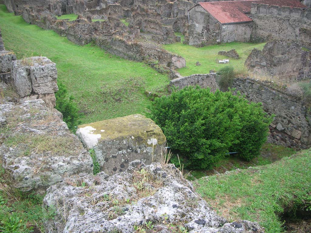 Tower XI, Pompeii. May 2010. Looking east towards south side of Tower on west end. 
Looking down from City Wall towards north end of VI.9. Photo courtesy of Ivo van der Graaff.
