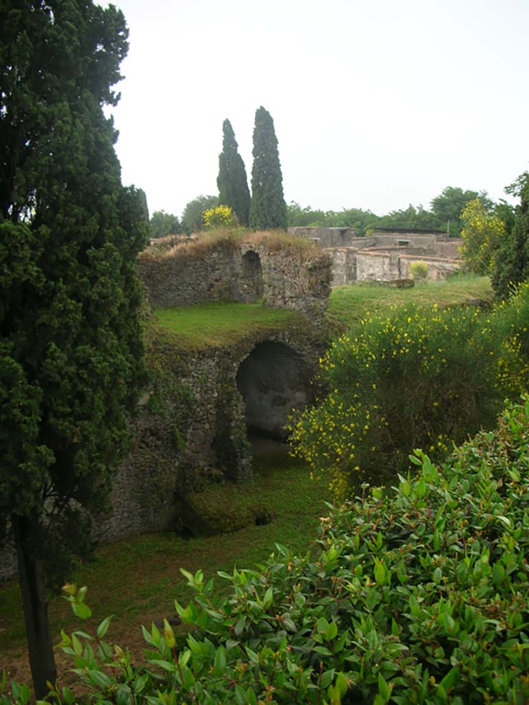 Tower XII, Pompeii. May 2010. Looking south-west towards Tower. Photo courtesy of Ivo van der Graaff.