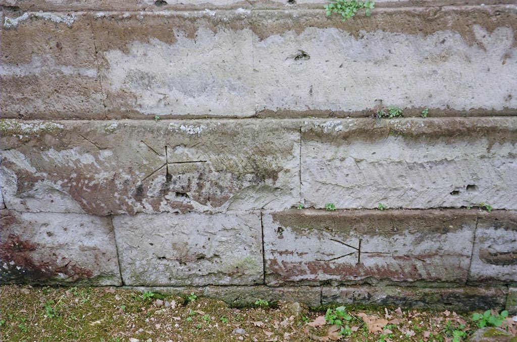 Walls at Pompeii Porta Ercolano or Herculaneum Gate. May 2010. East side with Masons marks. Photo courtesy of Rick Bauer.