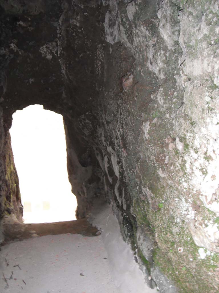 Vicolo dei Soprastanti, Pompeii. June 2012. East interior side of drain. Photo courtesy of Ivo van der Graaff.