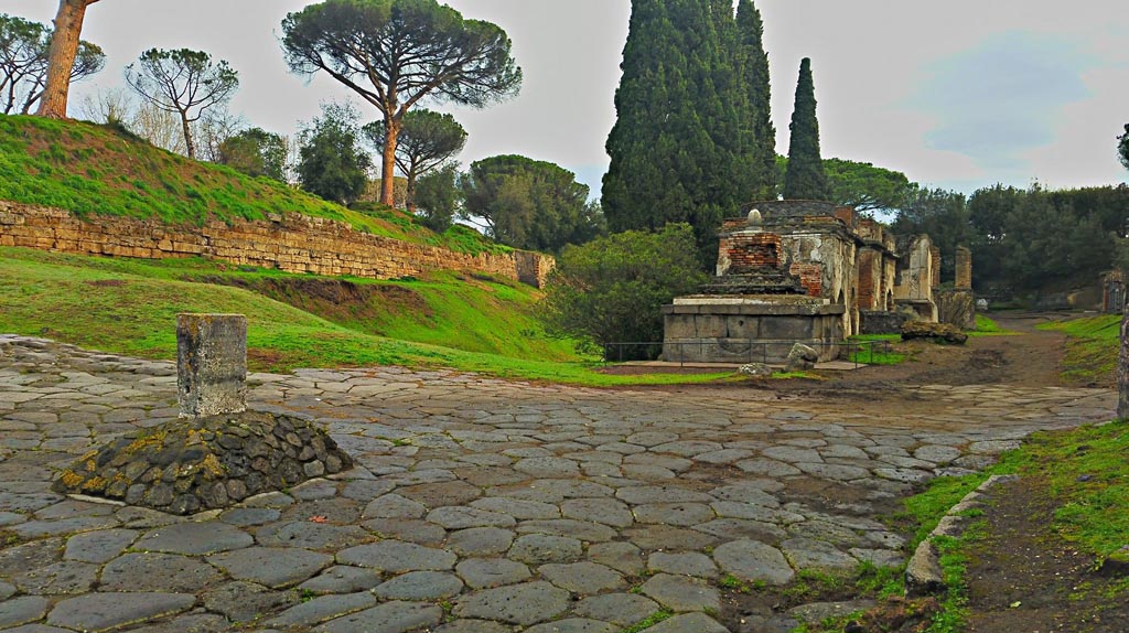 Porta Nocera and city walls on east side. 2017/2018/2019. 
Looking east along Walls and Via del Tombe. Photo courtesy of Giuseppe Ciaramella.
