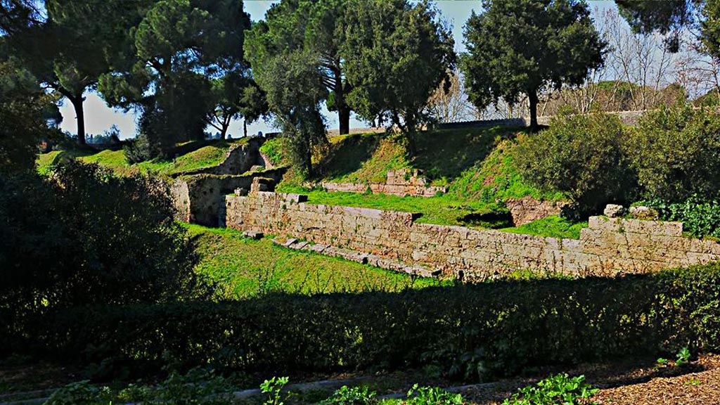 City walls, Pompeii. 2015/2016. Looking west along city walls towards east side of Tower III. Photo courtesy of Giuseppe Ciaramella.