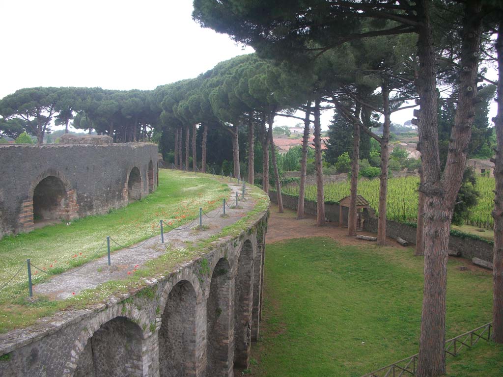 Tower VI, Pompeii. May 2010. Looking west towards Amphitheatre, and on right, doorway into II.5. Photo courtesy of Ivo van der Graaff.