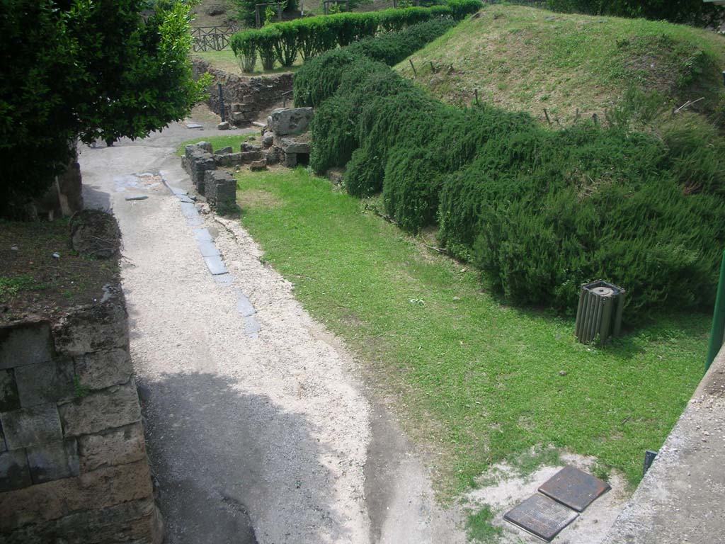 Sarno Gate, Pompeii. May 2010. Looking towards north side. Photo courtesy of Ivo van der Graaff.