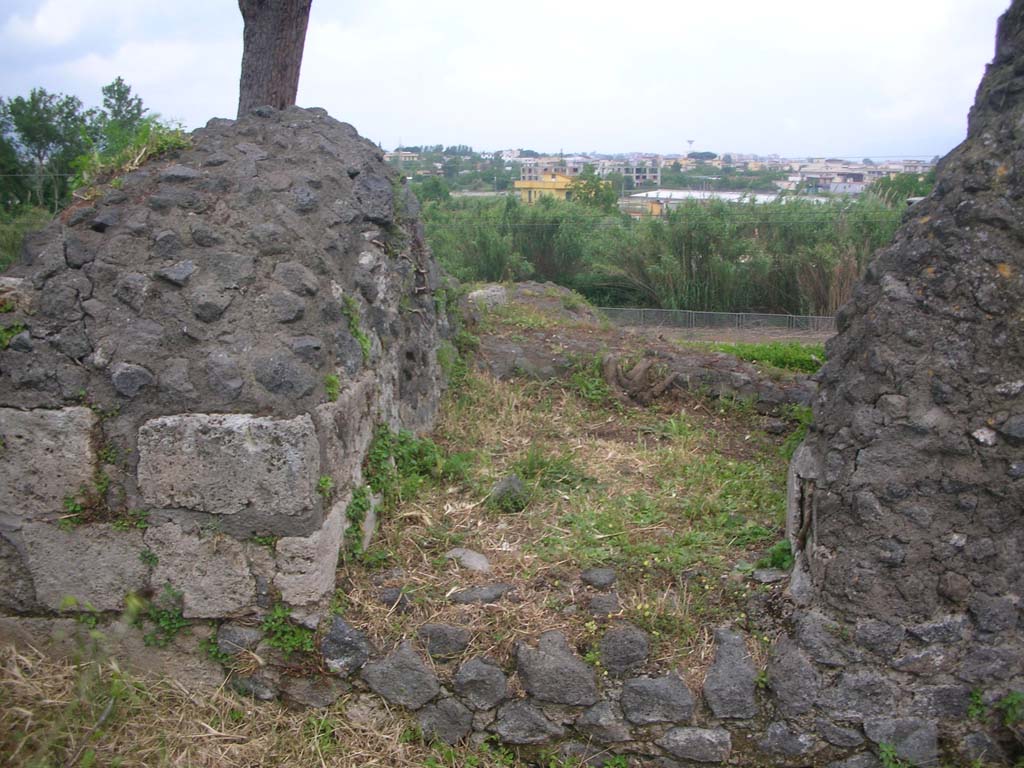 Tower VII, Pompeii. May 2010. Looking north from upper level. Photo courtesy of Ivo van der Graaff.